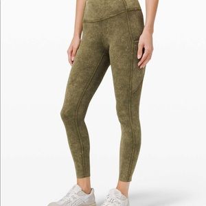 Lululemon Fast and Free 25’ leggings - size 10